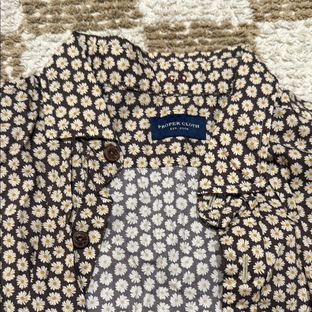 Patterned Button-Up Shirt - Picture 2 of 4